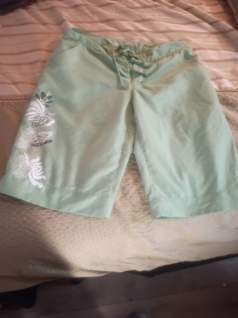 Light Green Women's Drawstring Shorts with Floral Accent